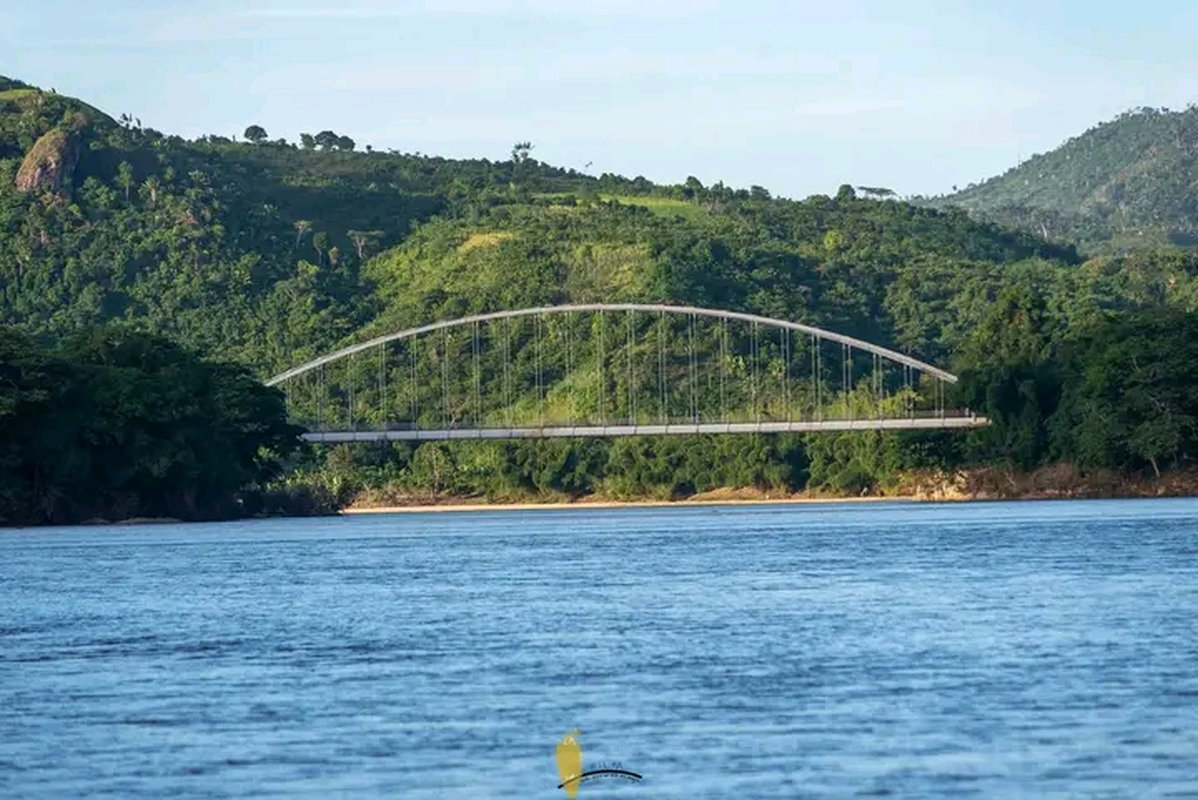 flavien-fischer-tours-excursions-le-fleuve-de-bemarivo-007